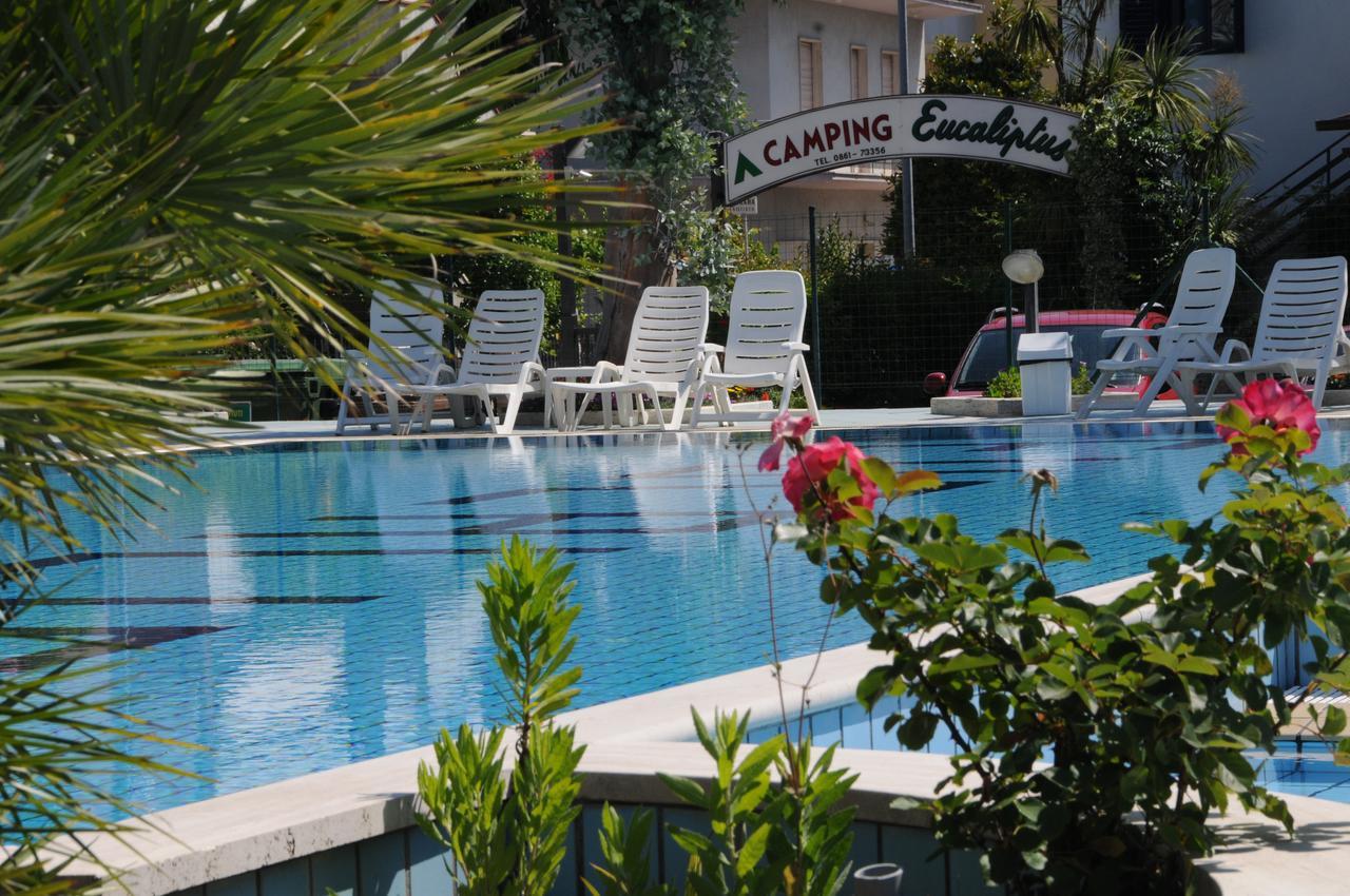 Camping & Village Eucaliptus Alba Adriatica Exteriör bild