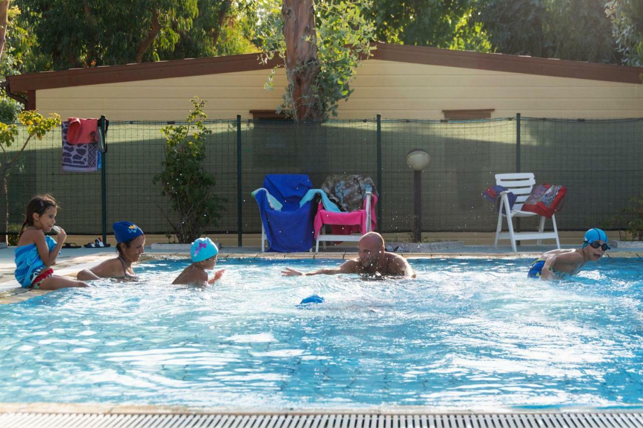 Camping & Village Eucaliptus Alba Adriatica Exteriör bild